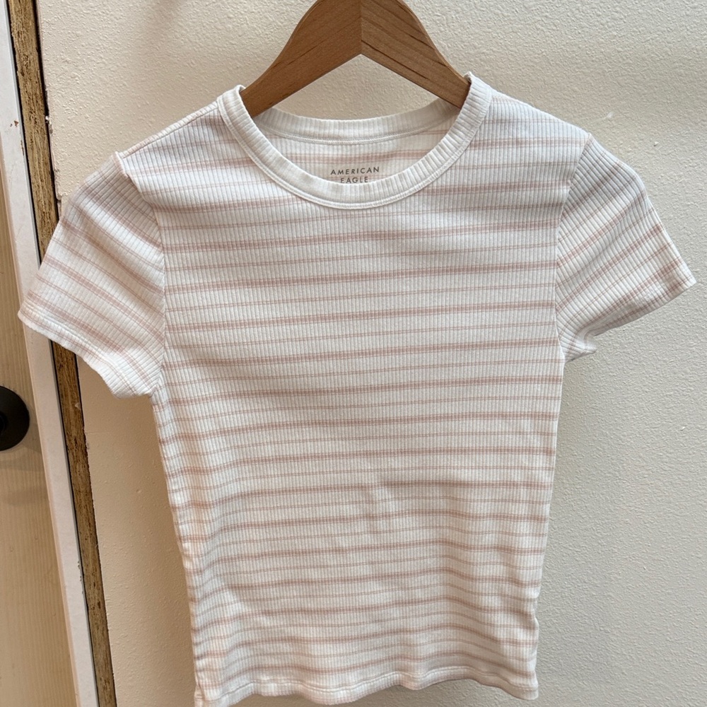 American Eagle Outfitters Ribbed Crew Tee in Cream & Light Pink